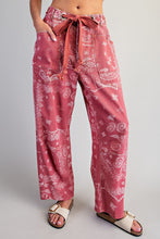 Load image into Gallery viewer, Bandana Barrel Jeans