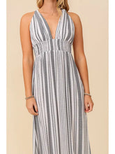 Load image into Gallery viewer, Drift Away Maxi Dress