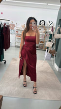 Load image into Gallery viewer, Fancy Twist Midi Dress