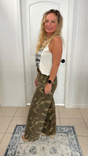Load image into Gallery viewer, Catch Me If You Can Camo Pants
