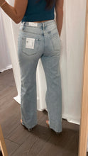 Load image into Gallery viewer, Tender Lovin' 90' Vintage Jeans