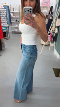 Load image into Gallery viewer, Embellished Mid Rise Jeans