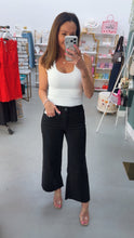 Load image into Gallery viewer, Tori Crop Wide Leg Jeans