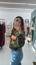 Load image into Gallery viewer, Cropped Camo Pink Tiger Jacket
