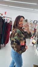 Load image into Gallery viewer, Cropped Camo Pink Tiger Jacket