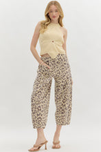 Load image into Gallery viewer, Flower Sweater Knit Top