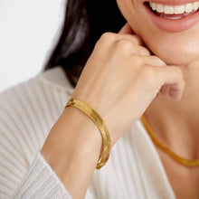 Load image into Gallery viewer, Ciana Large Snake Chain Bracelet