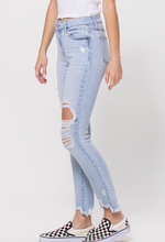 Load image into Gallery viewer, Take It Away Crop Jeans