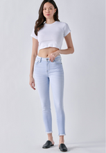 Load image into Gallery viewer, Frayed Hem Crop Mid Rise Jeans