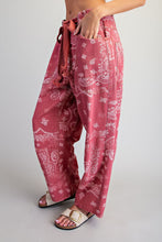 Load image into Gallery viewer, Bandana Barrel Jeans
