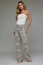 Load image into Gallery viewer, Hidden In Plain Sight High Rise Jeans

