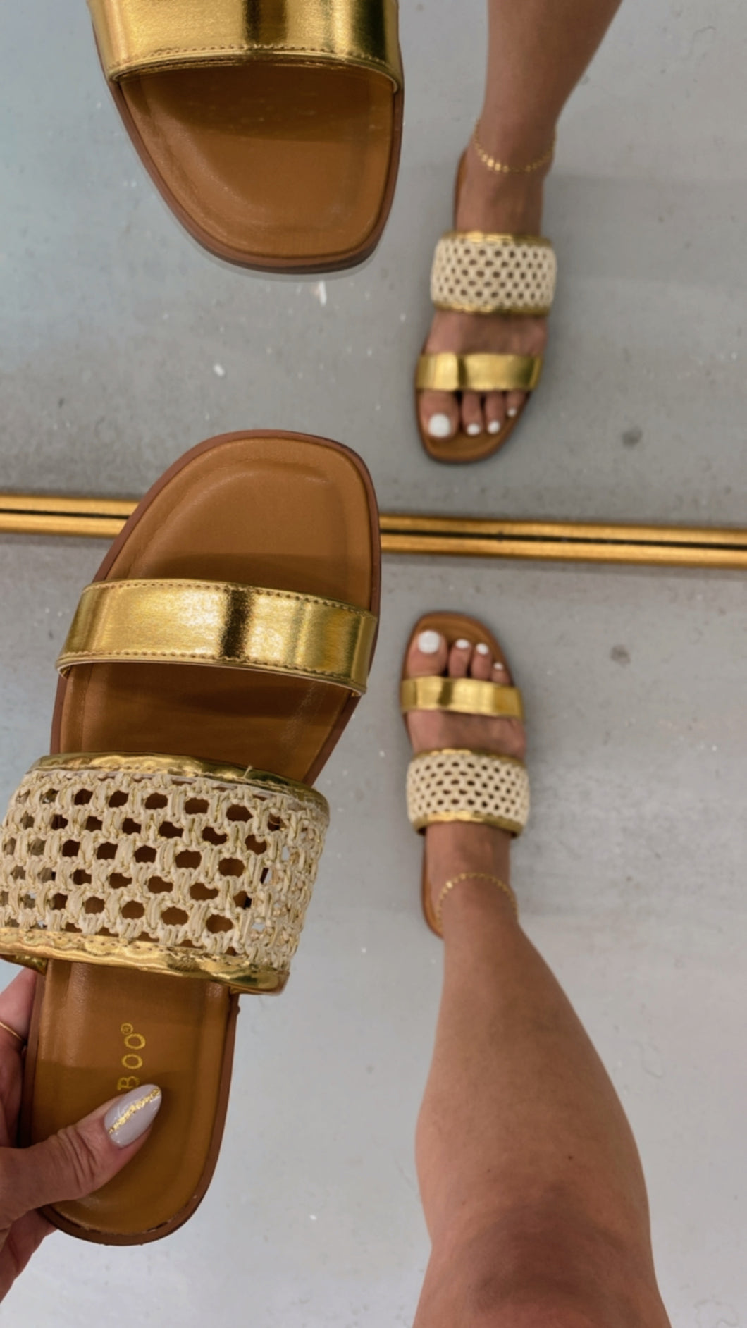 Walk On The Pier Sandals Gold