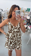 Load image into Gallery viewer, Urban Paradise Top Brown
