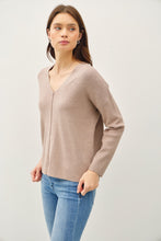 Load image into Gallery viewer, Beautiful Fall Sweater Top
