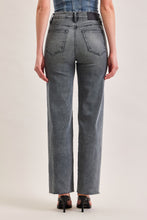 Load image into Gallery viewer, Slate &amp; Style Dad Jeans

