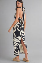 Load image into Gallery viewer, Take A Look Midi Dress

