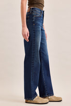 Load image into Gallery viewer, Ella Straight High Rise Jeans
