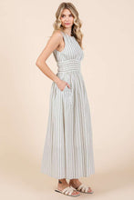 Load image into Gallery viewer, Hope Floats Maxi Dress
