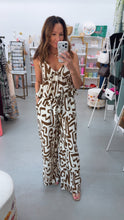 Load image into Gallery viewer, Urban Paradise Pants Brown
