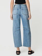 Load image into Gallery viewer, Tingle High Rise Barrel Jeans
