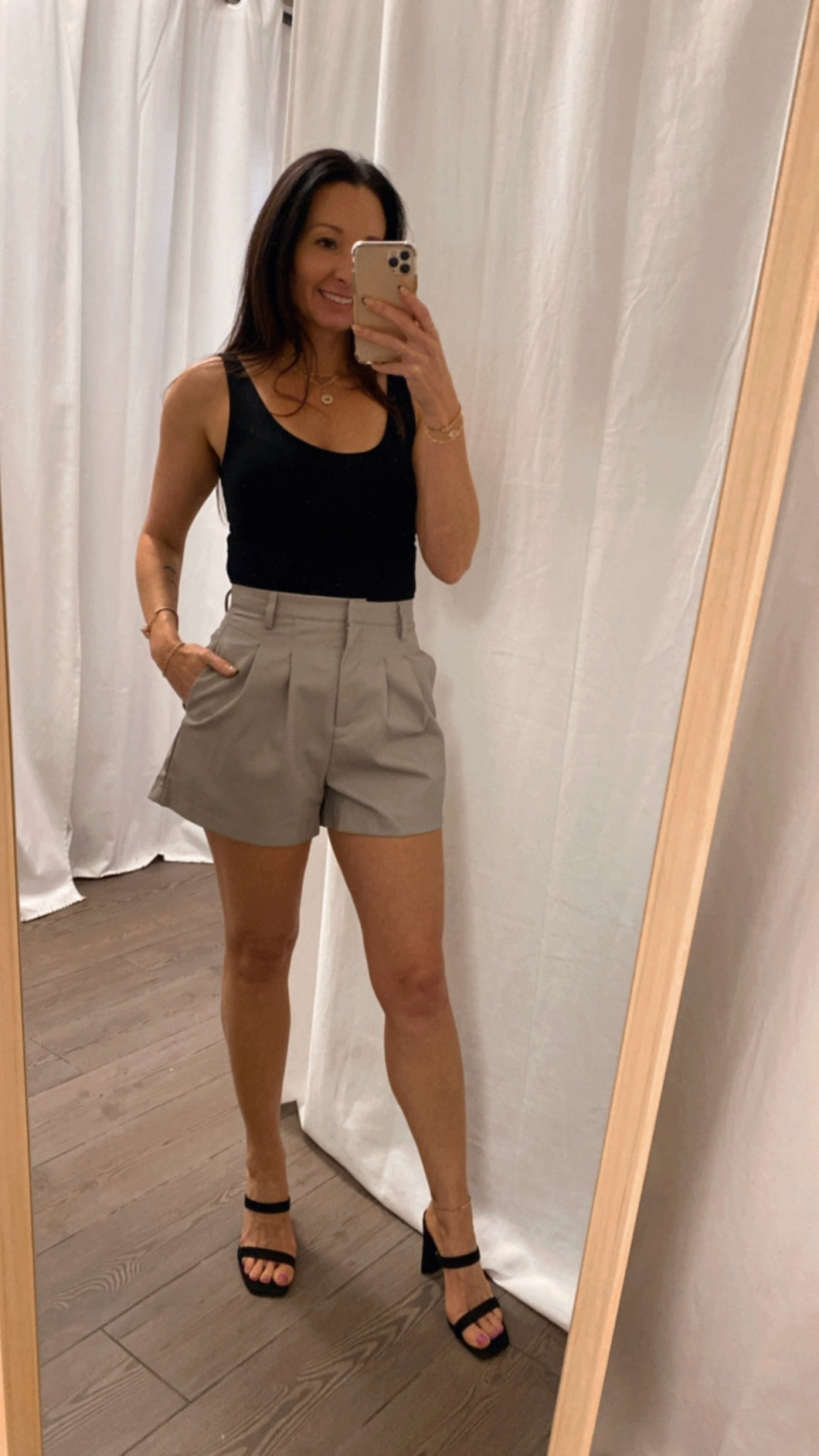 Live To Tell Pleated Shorts Taupe