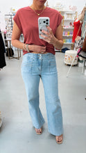 Load image into Gallery viewer, Delilah High Rise Jeans
