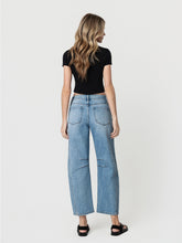 Load image into Gallery viewer, Tingle High Rise Barrel Jeans
