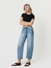 Load image into Gallery viewer, Tingle High Rise Barrel Jeans
