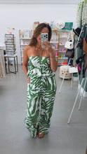 Load image into Gallery viewer, Off To Paradise Crop Top Green

