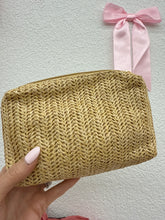 Load image into Gallery viewer, Raffia Pouch
