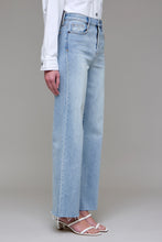 Load image into Gallery viewer, Logan High Rise Dad Jean
