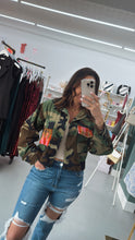 Load image into Gallery viewer, Cropped Camo Pink Tiger Jacket
