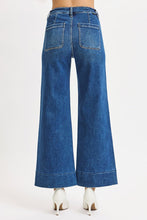 Load image into Gallery viewer, Casie High Rise Crop Jeans
