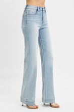 Load image into Gallery viewer, Shelly High Rise Straight Jeans
