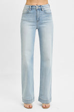 Load image into Gallery viewer, Shelly High Rise Straight Jeans
