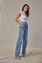 Load image into Gallery viewer, Delilah High Rise Jeans
