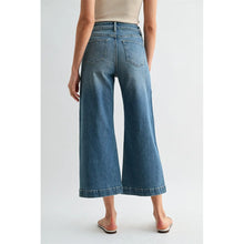 Load image into Gallery viewer, Hillary Crop Wide Leg Jeans
