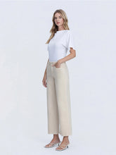 Load image into Gallery viewer, Leslie Crop Wide Leg Jeans

