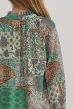 Load image into Gallery viewer, Patches For Fall Top Green
