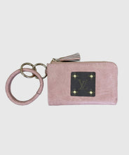 Load image into Gallery viewer, Stacey Wristlet Pink

