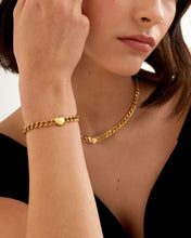 Load image into Gallery viewer, Allure Gold Heart Chain Bracelet

