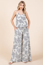 Load image into Gallery viewer, Paisley Print Pants
