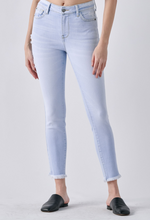Load image into Gallery viewer, Frayed Hem Crop Mid Rise Jeans
