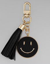 Load image into Gallery viewer, Smiley Face Keychain
